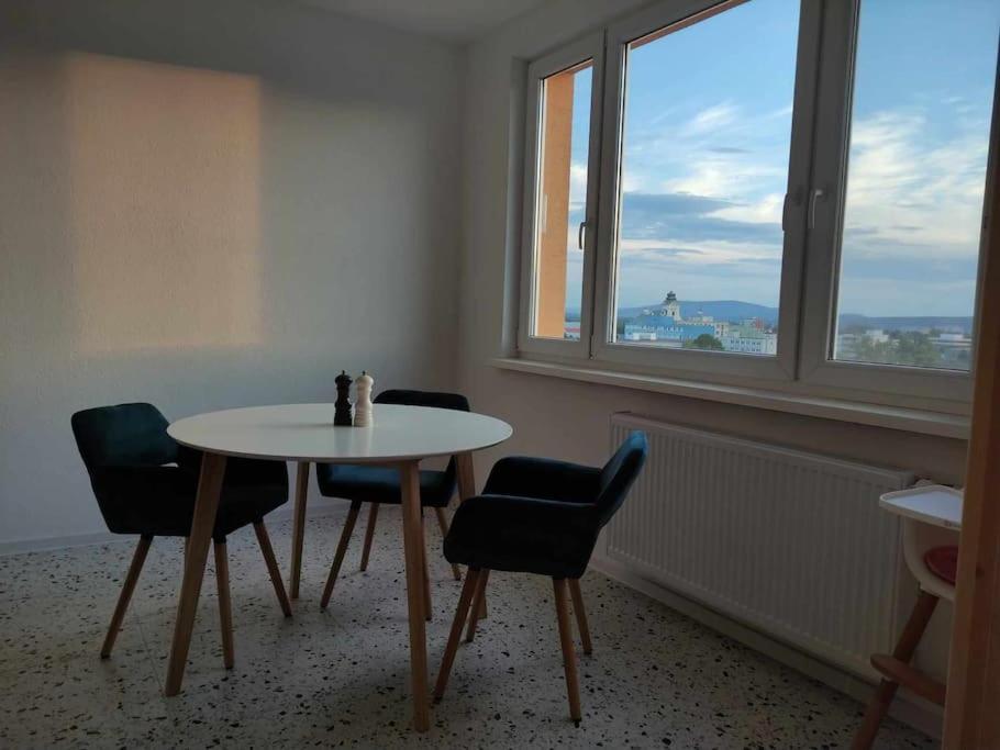 Sky Apartment Прьевидза Экстерьер фото
